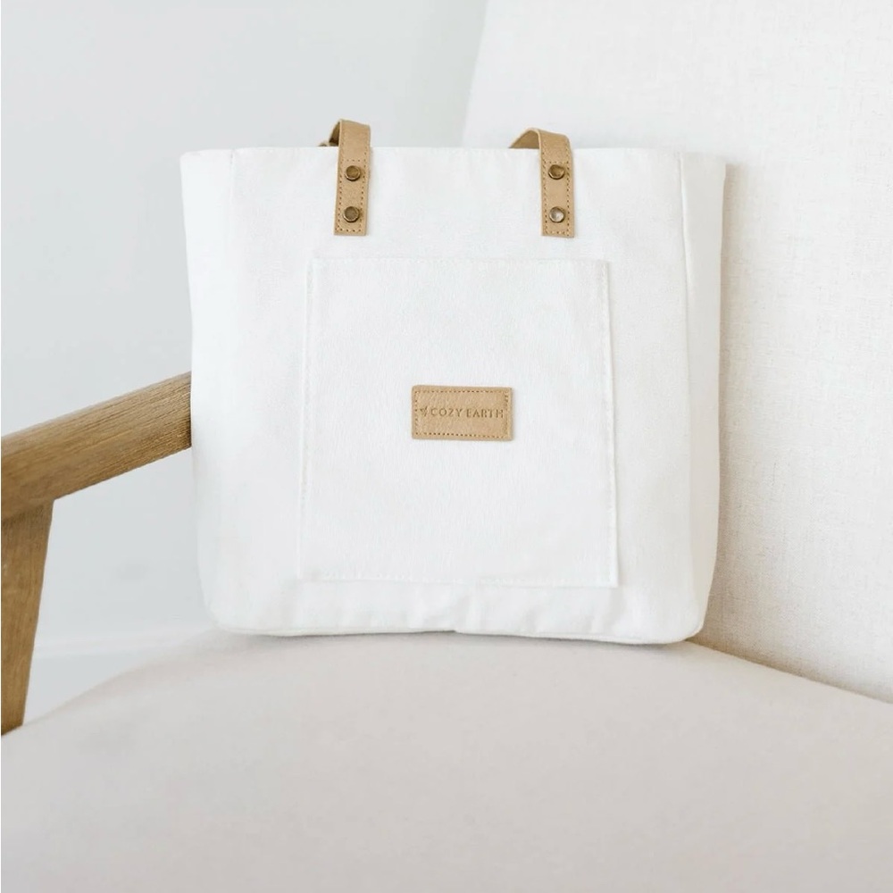 Cozy Earth White King Bamboo Sheet Set w reusable tote & tags (used/washed 1x)